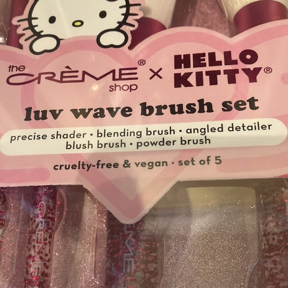 🎀 Hello Kitty x The Crème Shop luv wave makeup brush set NWT - Picture 8 of 15